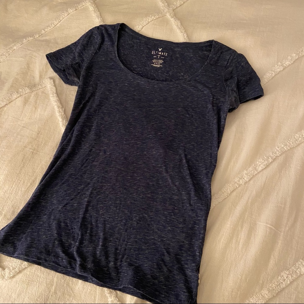 American Eagle navy scoopneck tee